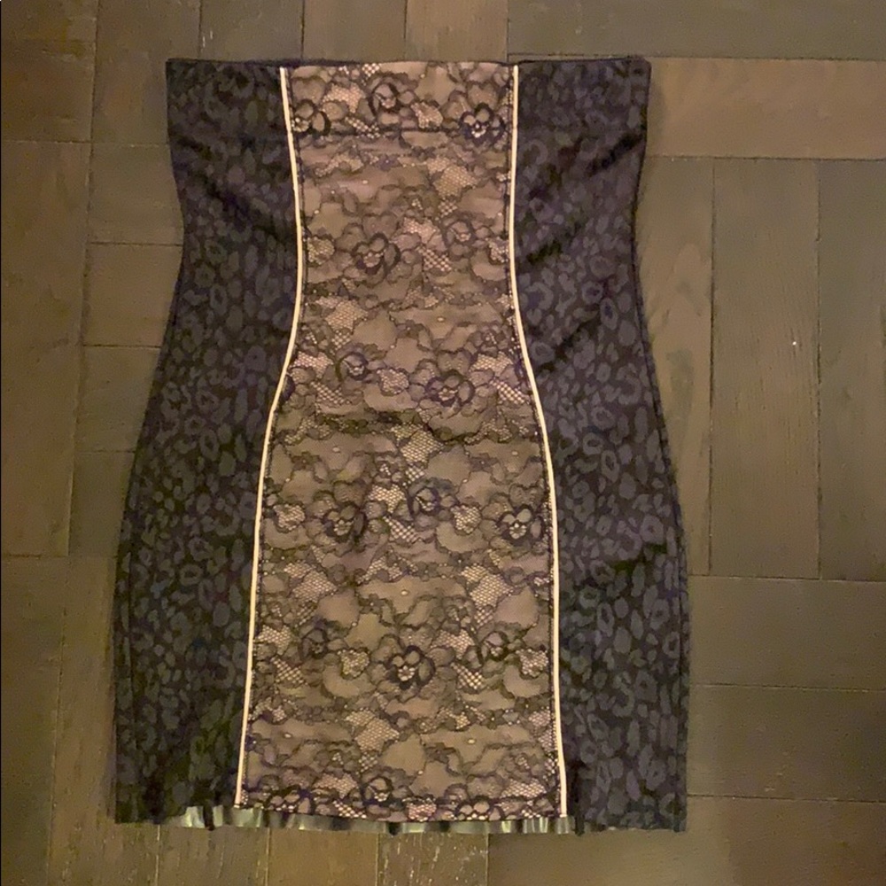 3/$30 BNWOT Bebe smoothing Bonded Waist control Skirt